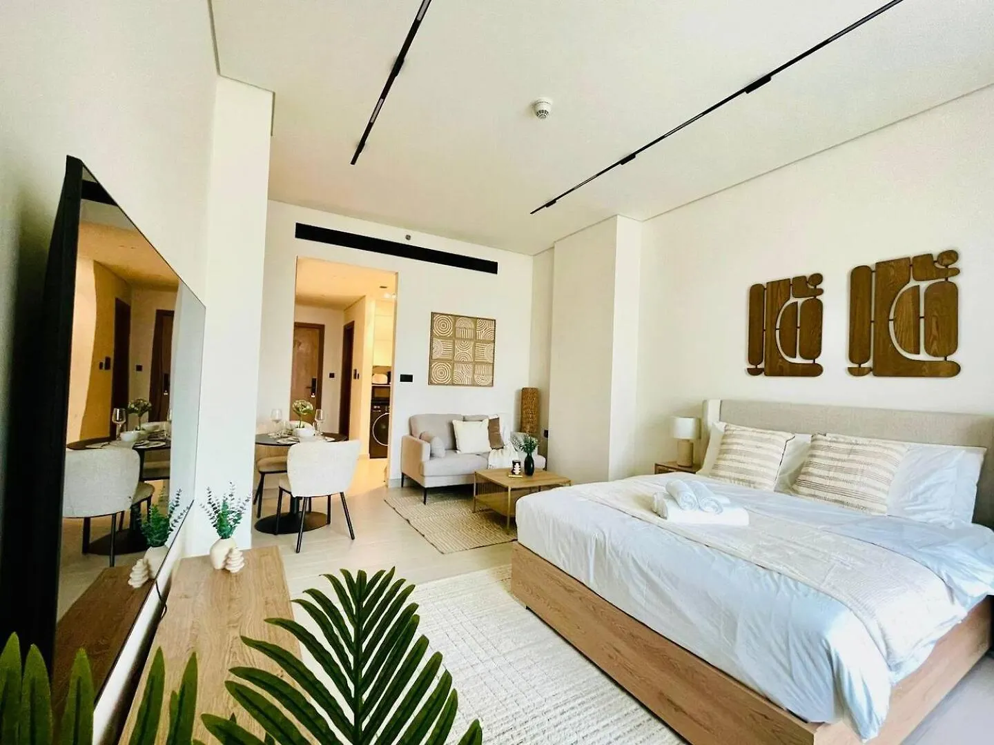 Modern Studio Business Bay Burj Khalifa View Dubai Apartment