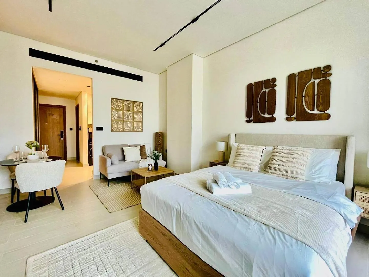 Modern Studio Business Bay Burj Khalifa View Dubai Apartment