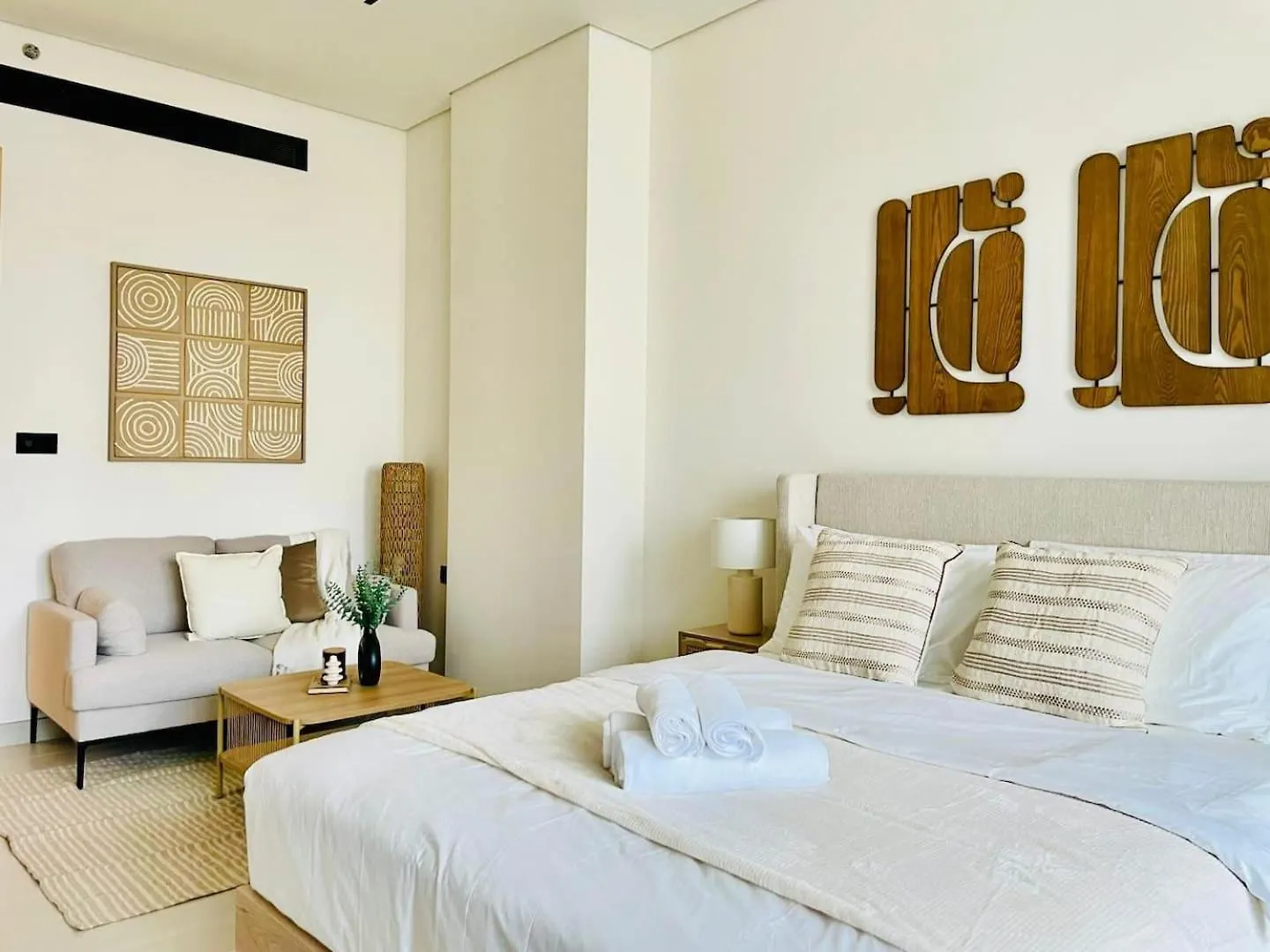Modern Studio Business Bay Burj Khalifa View Dubai