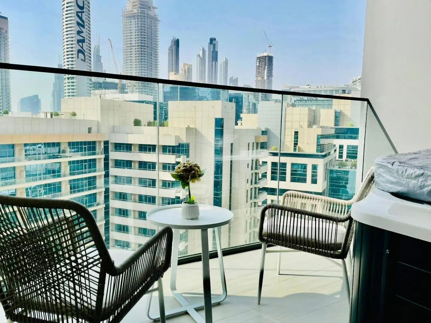 Apartment Modern Studio Business Bay Burj Khalifa View Dubai
