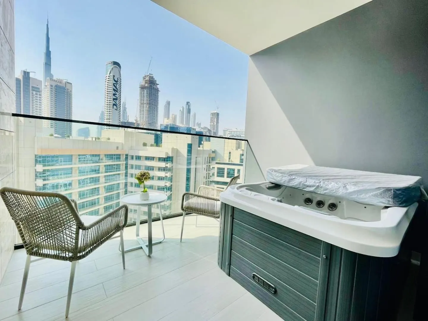 Modern Studio Business Bay Burj Khalifa View Dubai